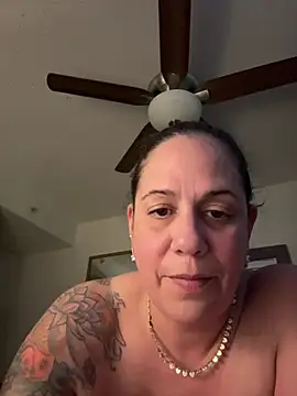 PrettyKittyMia online show from 04/12/26, 09:29