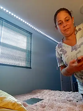 Snapshot of PrettyKittyMia chatting on 10/02/25, 06:22 PrettyKittyMia online show from 10/02/25, 06:22