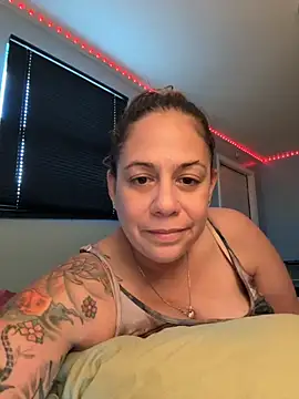 Snapshot of PrettyKittyMia chatting on 10/11/25, 07:59 PrettyKittyMia online show from 10/11/25, 07:59