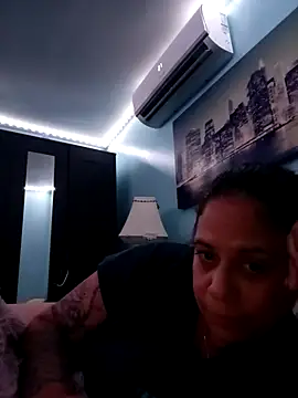 Snapshot of PrettyKittyMia chatting on 10/11/25, 05:52 PrettyKittyMia online show from 10/11/25, 05:52