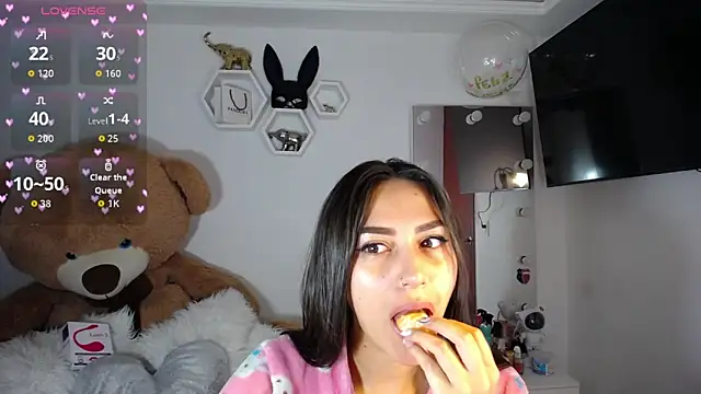 Snapshot of channel-rose1 chatting on 11/06/25, 09:57 channel-rose1 online show from 11/06/25, 09:57