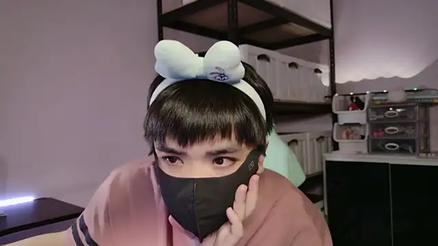 Snapshot of doggyman523 chatting on 09/15/25, 03:23 doggyman523 online show from 09/15/25, 03:23