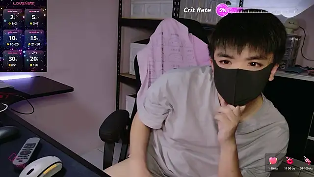 Snapshot of doggyman523 chatting on 10/29/25, 04:28 doggyman523 online show from 10/29/25, 04:28