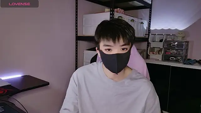 Snapshot of doggyman523 chatting on 10/28/25, 03:11 doggyman523 online show from 10/28/25, 03:11