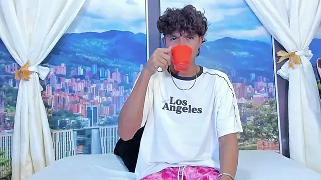 MilthonDelis online show from 11/11/25, 03:01