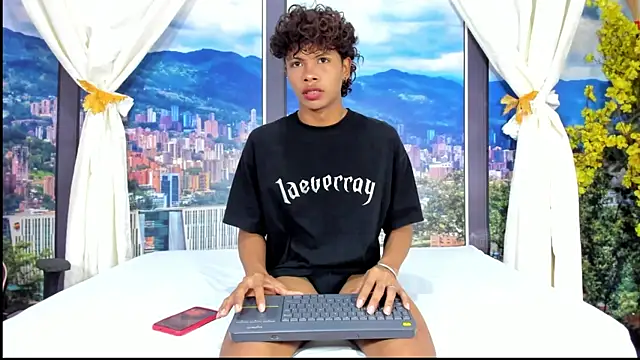 MilthonDelis online show from 11/06/25, 03:54