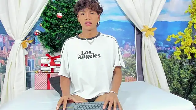 MilthonDelis online show from 11/23/25, 07:24