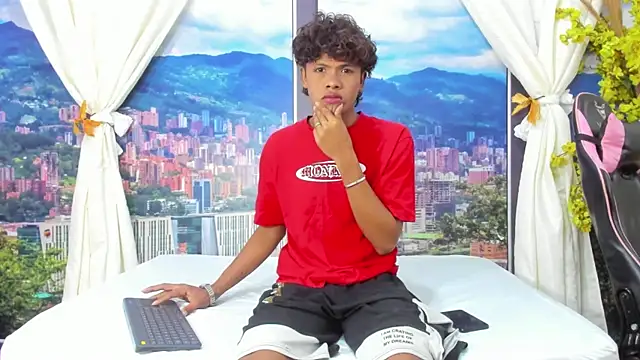 MilthonDelis online show from 11/14/25, 03:54