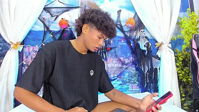 MilthonDelis online show from 10/22/25, 03:28