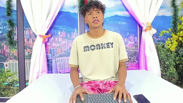 MilthonDelis online show from 12/05/25, 02:21