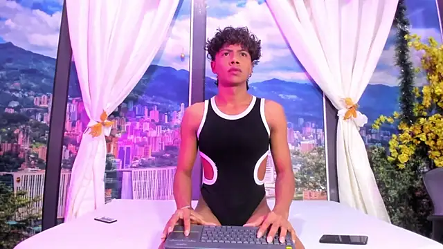 MilthonDelis online show from 12/18/25, 04:06