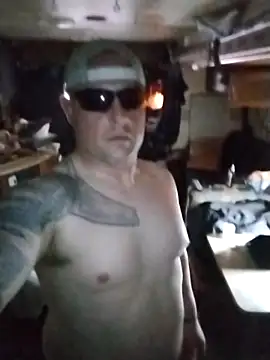 JoeyUhOh online show from 11/26/25, 03:28