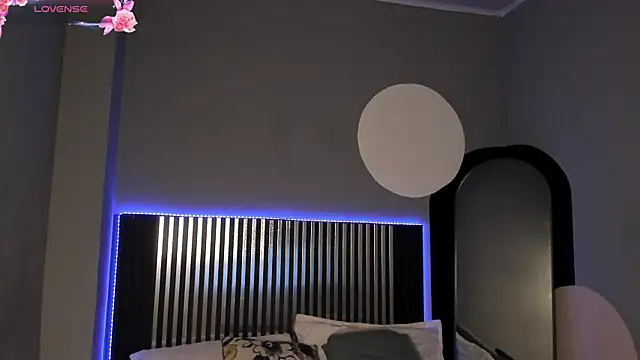 Snapshot of Emilybeltons chatting on 10/09/25, 08:09 Emilybeltons online show from 10/09/25, 08:09