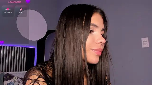 Snapshot of Emilybeltons chatting on 09/16/25, 07:59 Emilybeltons online show from 09/16/25, 07:59