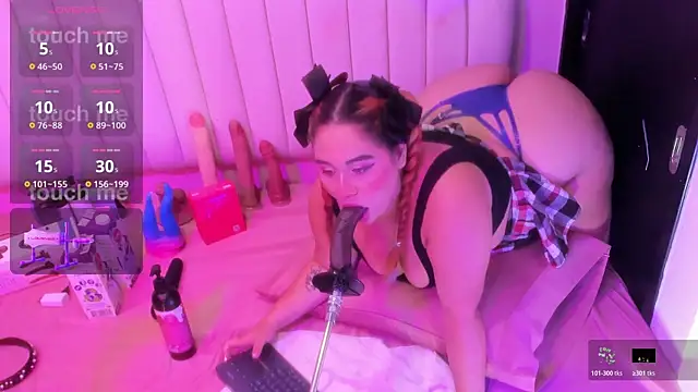 Snapshot of sharlotthe_bigass chatting on 05/31/26, 09:48 sharlotthe bigass online show from 05/31/26, 09:48