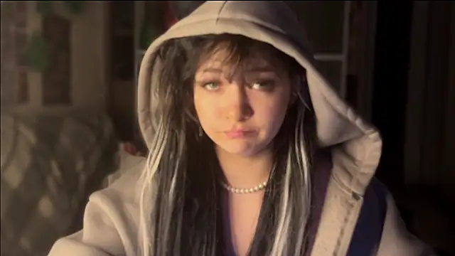 Snapshot of nikoli_naw chatting on 02/17/26, 08:28 nikoli naw online show from 02/17/26, 08:28