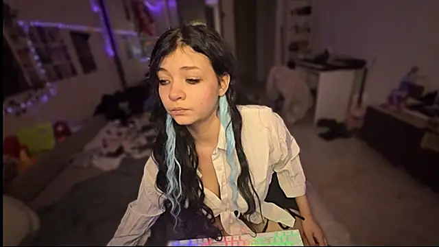 nikoli naw online show from 10/28/25, 06:18