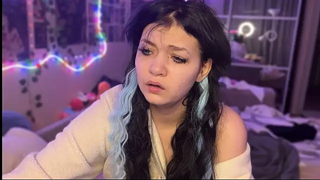 nikoli naw online show from 10/30/25, 02:36