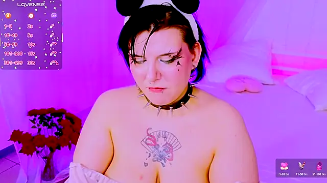 bluelunaray online show from 11/04/25, 11:03