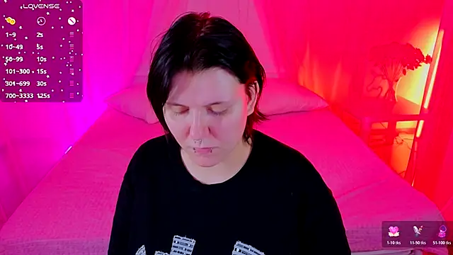 bluelunaray online show from 11/27/25, 10:48