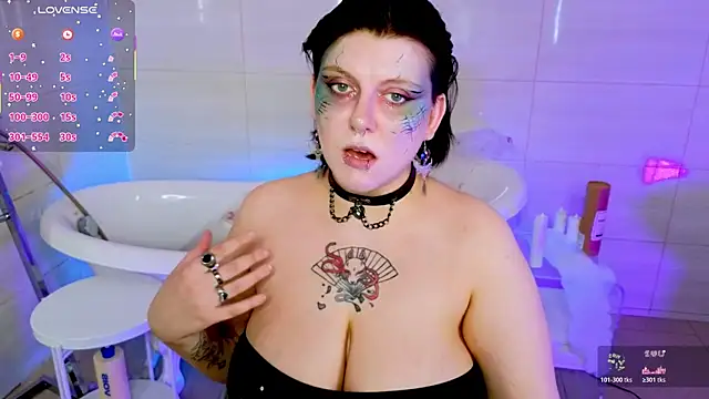 bluelunaray online show from 10/25/25, 10:36