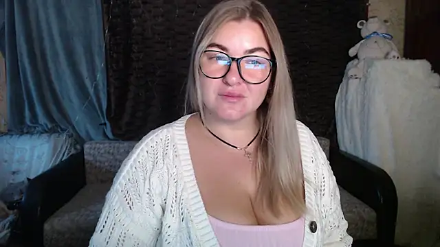 Snapshot of NikaSkylink chatting on 10/16/25, 03:48 NikaSkylink online show from 10/16/25, 03:48