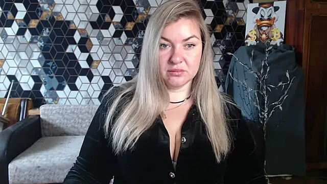 Snapshot of NikaSkylink chatting on 04/10/26, 04:52 NikaSkylink online show from 04/10/26, 04:52