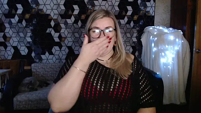 Snapshot of NikaSkylink chatting on 01/13/26, 05:11 NikaSkylink online show from 01/13/26, 05:11