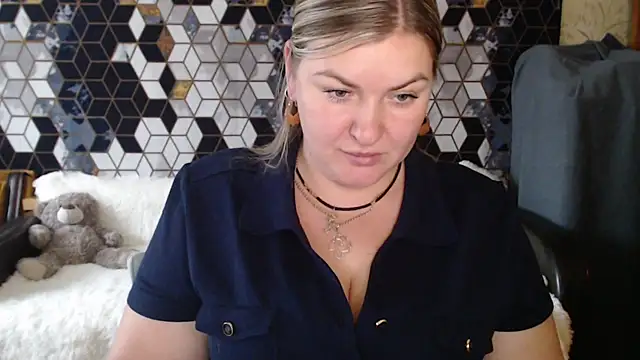 Snapshot of NikaSkylink chatting on 02/16/26, 10:14 NikaSkylink online show from 02/16/26, 10:14