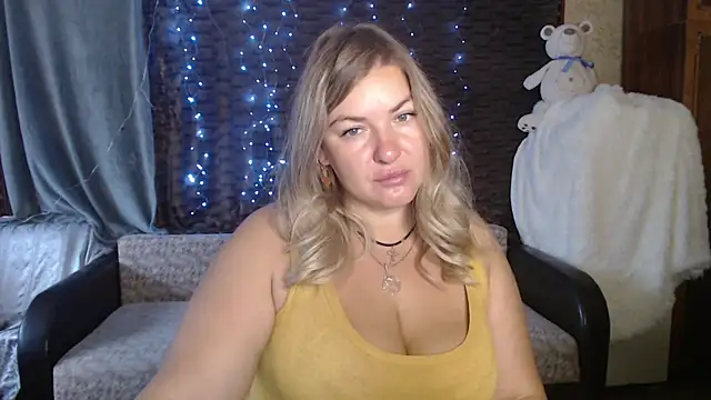 Snapshot of NikaSkylink chatting on 09/18/25, 03:31 NikaSkylink online show from 09/18/25, 03:31