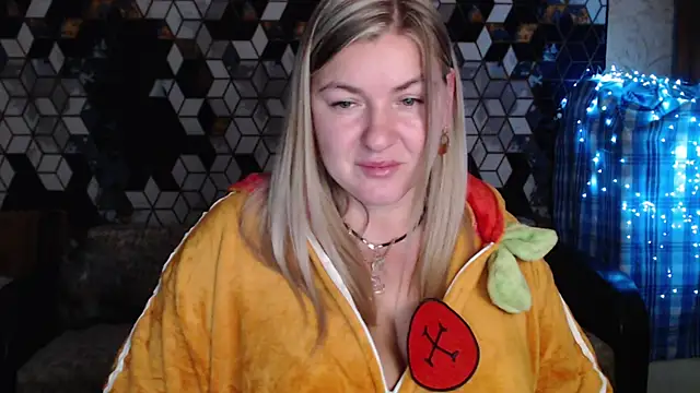 Snapshot of NikaSkylink chatting on 12/17/25, 07:52 NikaSkylink online show from 12/17/25, 07:52