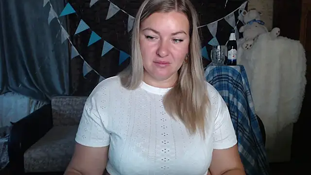 Snapshot of NikaSkylink chatting on 09/25/25, 03:45 NikaSkylink online show from 09/25/25, 03:45