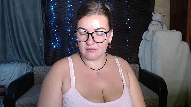 Snapshot of NikaSkylink chatting on 10/28/25, 04:13 NikaSkylink online show from 10/28/25, 04:13