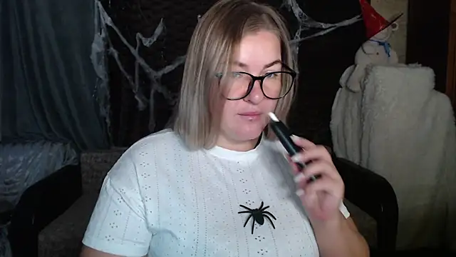 Snapshot of NikaSkylink chatting on 10/30/25, 03:38 NikaSkylink online show from 10/30/25, 03:38