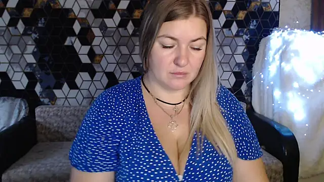 Snapshot of NikaSkylink chatting on 12/01/25, 05:08 NikaSkylink online show from 12/01/25, 05:08