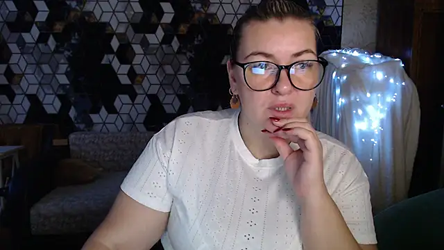 Snapshot of NikaSkylink chatting on 01/14/26, 05:11 NikaSkylink online show from 01/14/26, 05:11