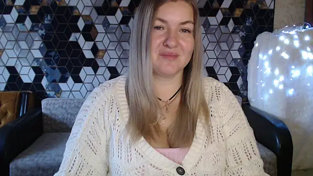 Snapshot of NikaSkylink chatting on 12/15/25, 05:13 NikaSkylink online show from 12/15/25, 05:13