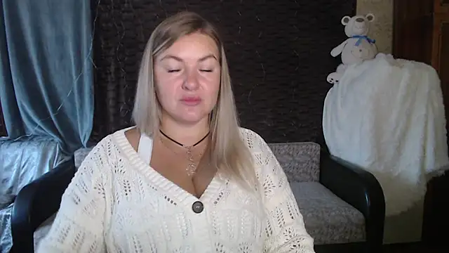 Snapshot of NikaSkylink chatting on 09/19/25, 03:32 NikaSkylink online show from 09/19/25, 03:32