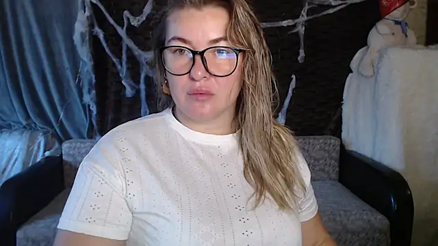 Snapshot of NikaSkylink chatting on 11/01/25, 04:30 NikaSkylink online show from 11/01/25, 04:30