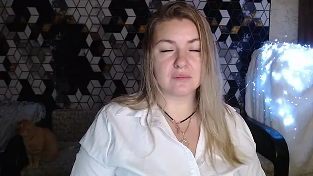 Snapshot of NikaSkylink chatting on 12/03/25, 08:08 NikaSkylink online show from 12/03/25, 08:08