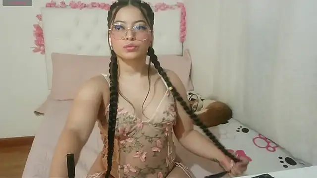 AbrilVelastegui7 online show from 11/17/25, 02:04