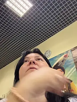 Liza Will online show from 11/28/25, 10:48