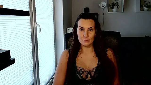 DonnaAmore online show from 10/28/25, 08:24