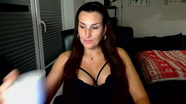 DonnaAmore online show from 11/19/25, 03:12