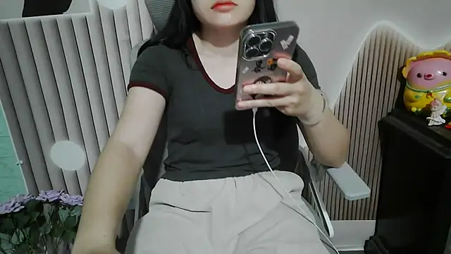 Emachiii online show from 10/10/25, 12:11