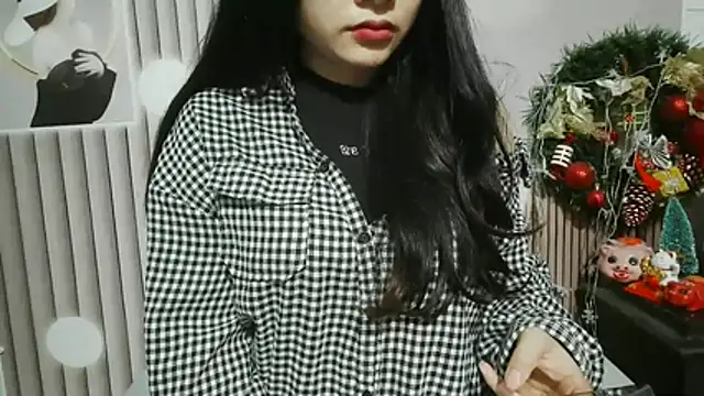 Snapshot of Emachiii chatting on 02/23/26, 02:24 Emachiii online show from 02/23/26, 02:24