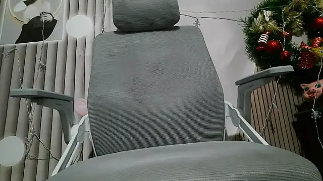 Snapshot of Emachiii chatting on 01/15/26, 12:52 Emachiii online show from 01/15/26, 12:52