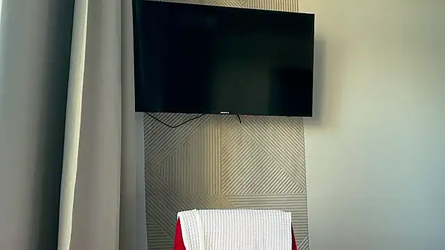 Snapshot of LuxXAngel chatting on 07/01/26, 12:22 LuxXAngel online show from 07/01/26, 12:22