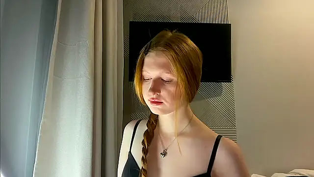 LuxXAngel online show from 04/09/26, 10:49