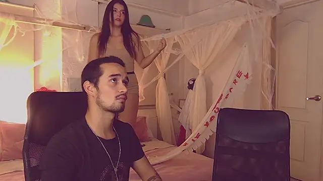 Laila asher online show from 10/25/25, 07:07